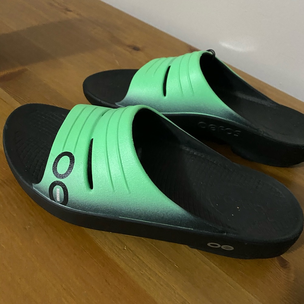 SOLD Oofos Slides Size 7